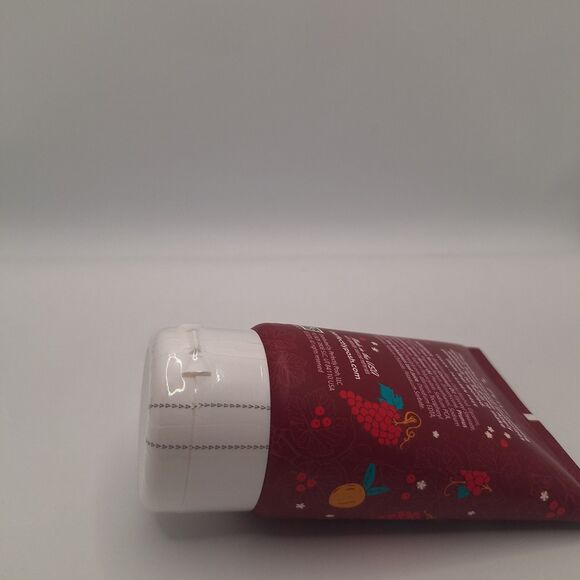 Perfectly Posh Big Fat Yummy Hand Crème – Merlot It's Me
3 fl oz - Picture 3 of 3